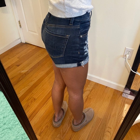 American Eagle Denim Jean Shorts Size 2 Navy Blue Distressed - Picture 2 of 2